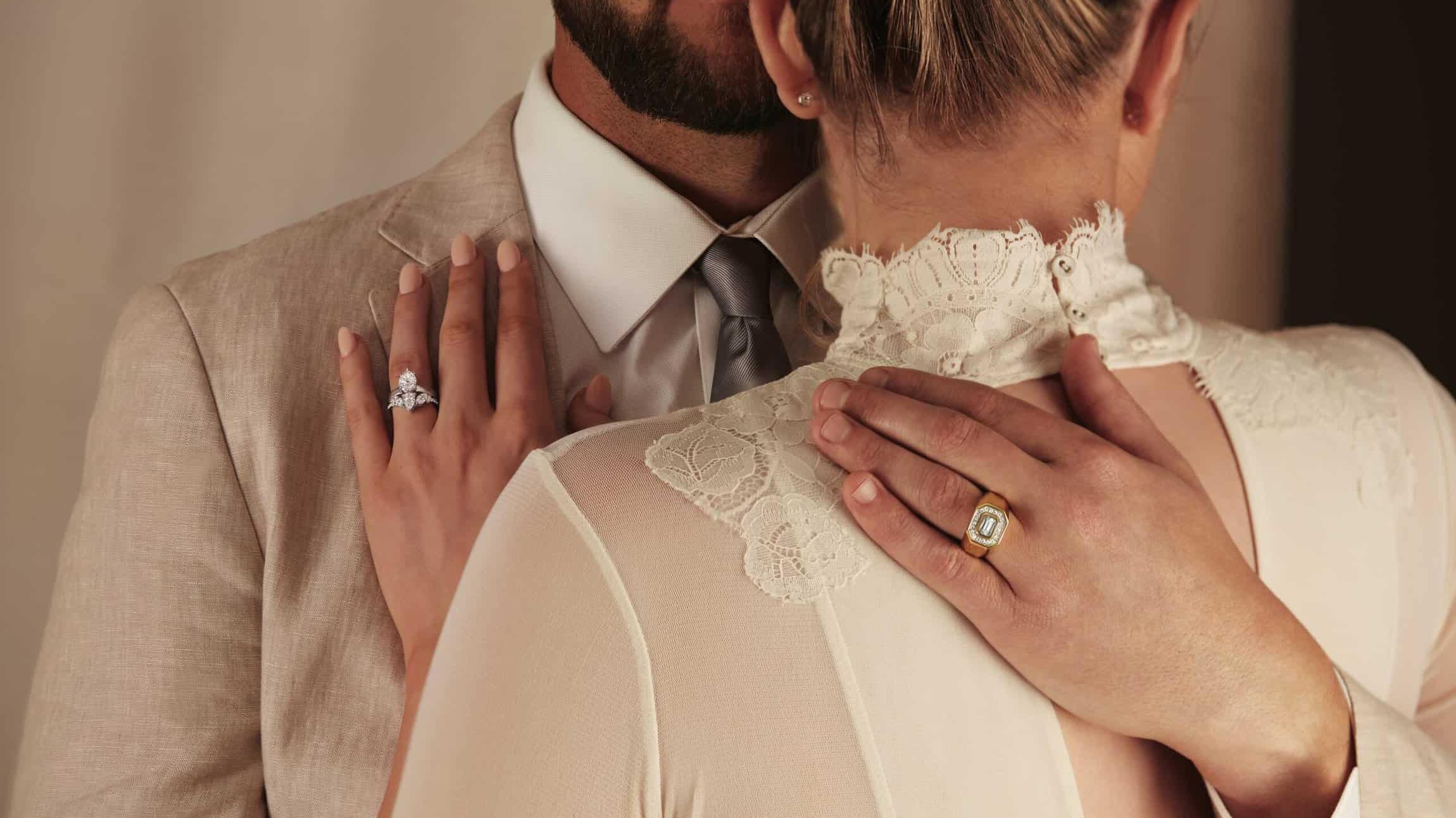 DIFFERENT WAYS TO MATCH WEDDING BANDS TO AN ENGAGEMENT RING